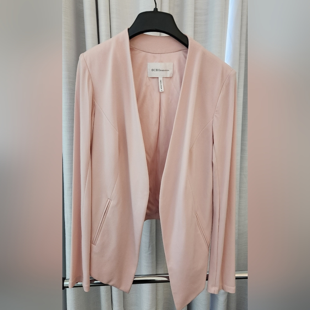 BCBG Generation. Size Medium. Very light weight, light pink open front jacket